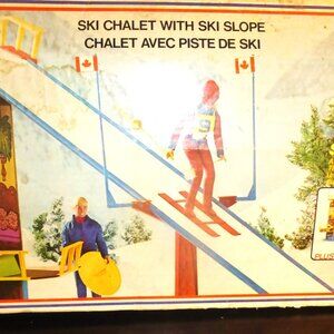 Rare 1974 Barbie SKI RESORT Vintage Barbie SKI VILLAGE #7412 CANADA Pretend Play